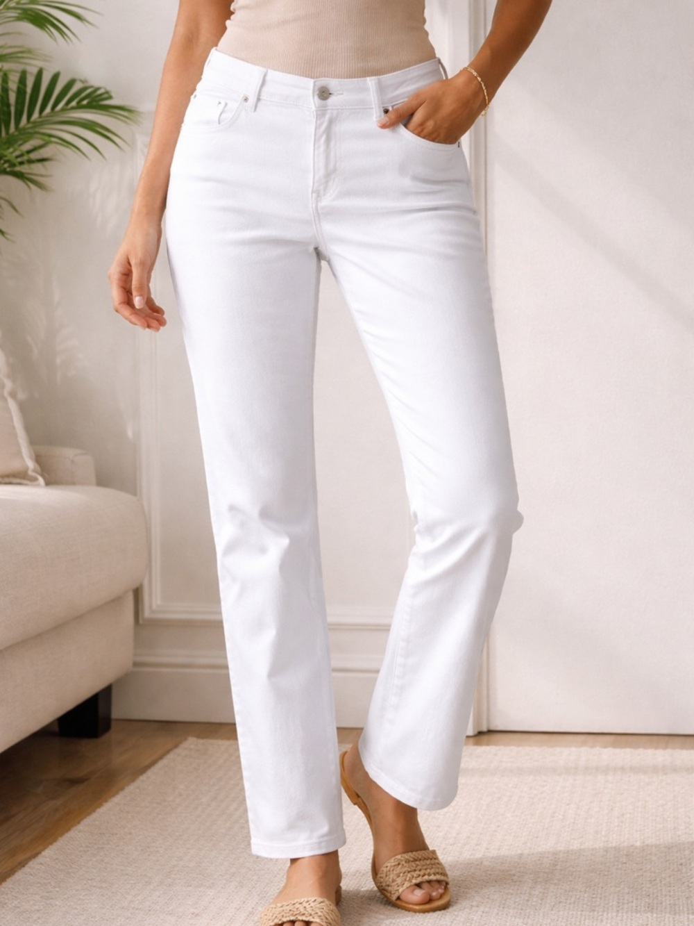 Gloria Vanderbilt White Straight-Leg Jeans